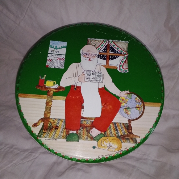 Vintage Christmas Santa Elf Cookie Tin 1982 Lynn Gates Design 8 3/4" Diameter - Picture 2 of 12